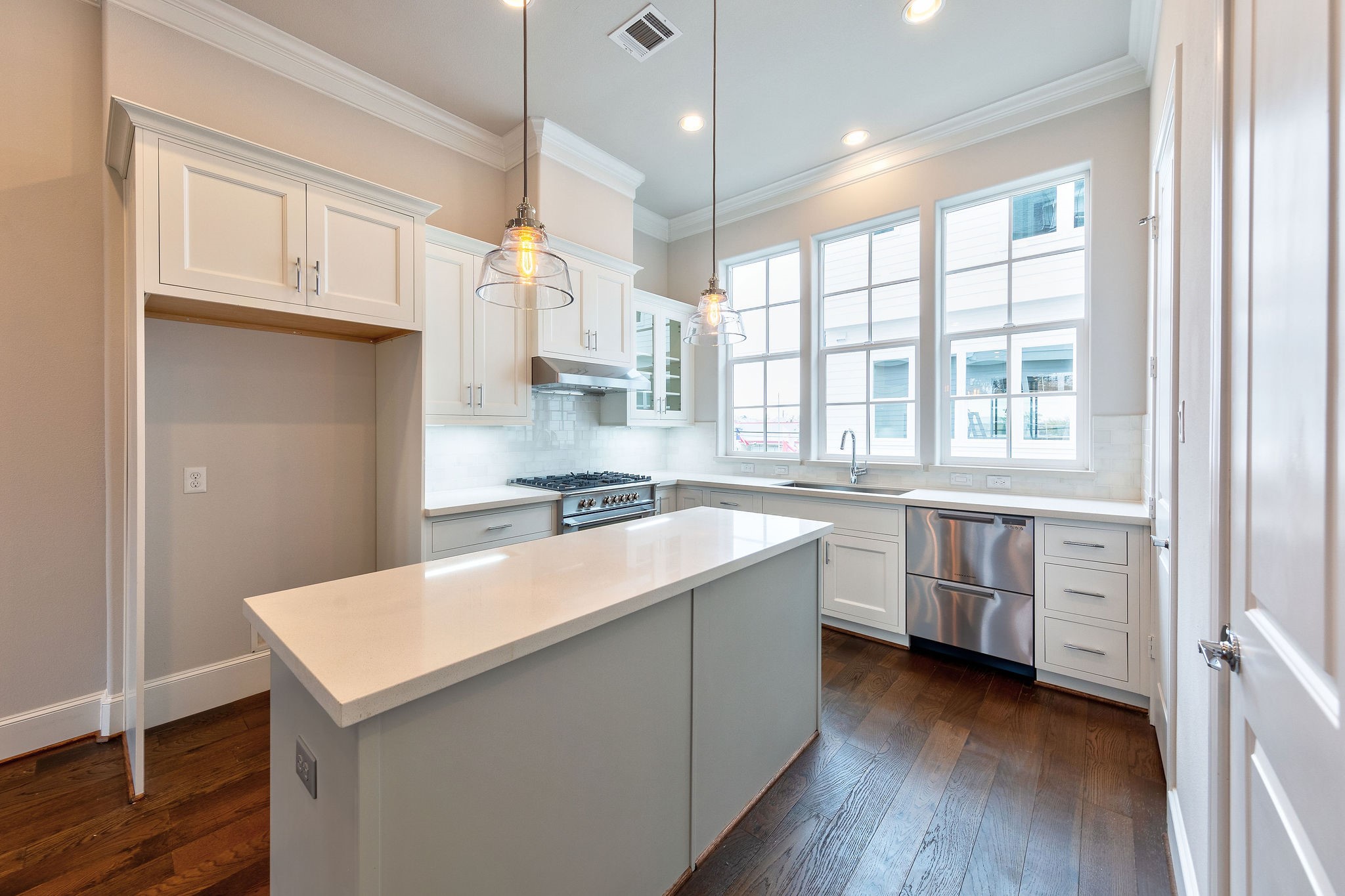 2722 Maxroy Street Houston, TX 77007 - Photo 8 of 11