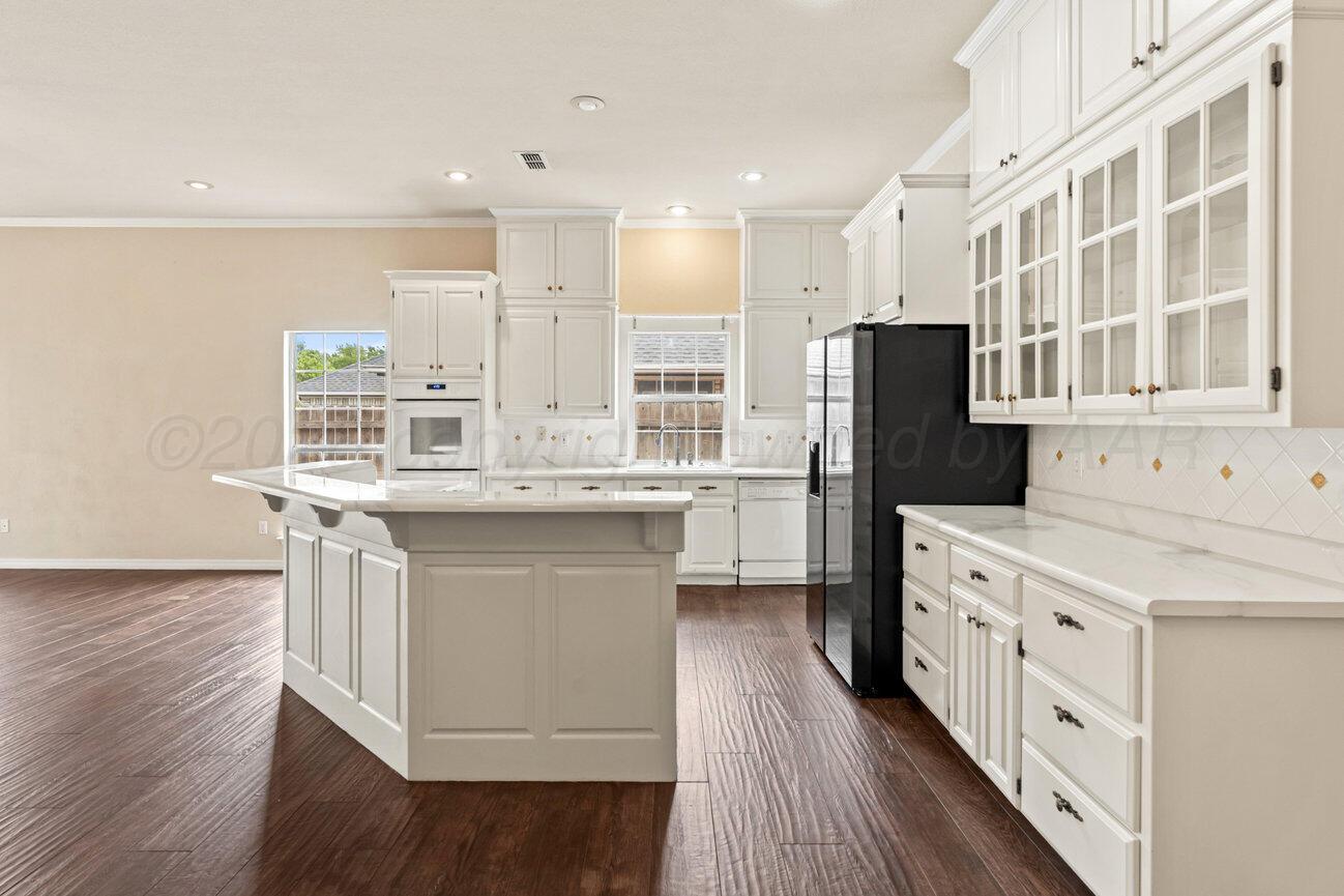 8103 Sheldon Road Amarillo, TX 79119 - Photo 23 of 52 Kitchen