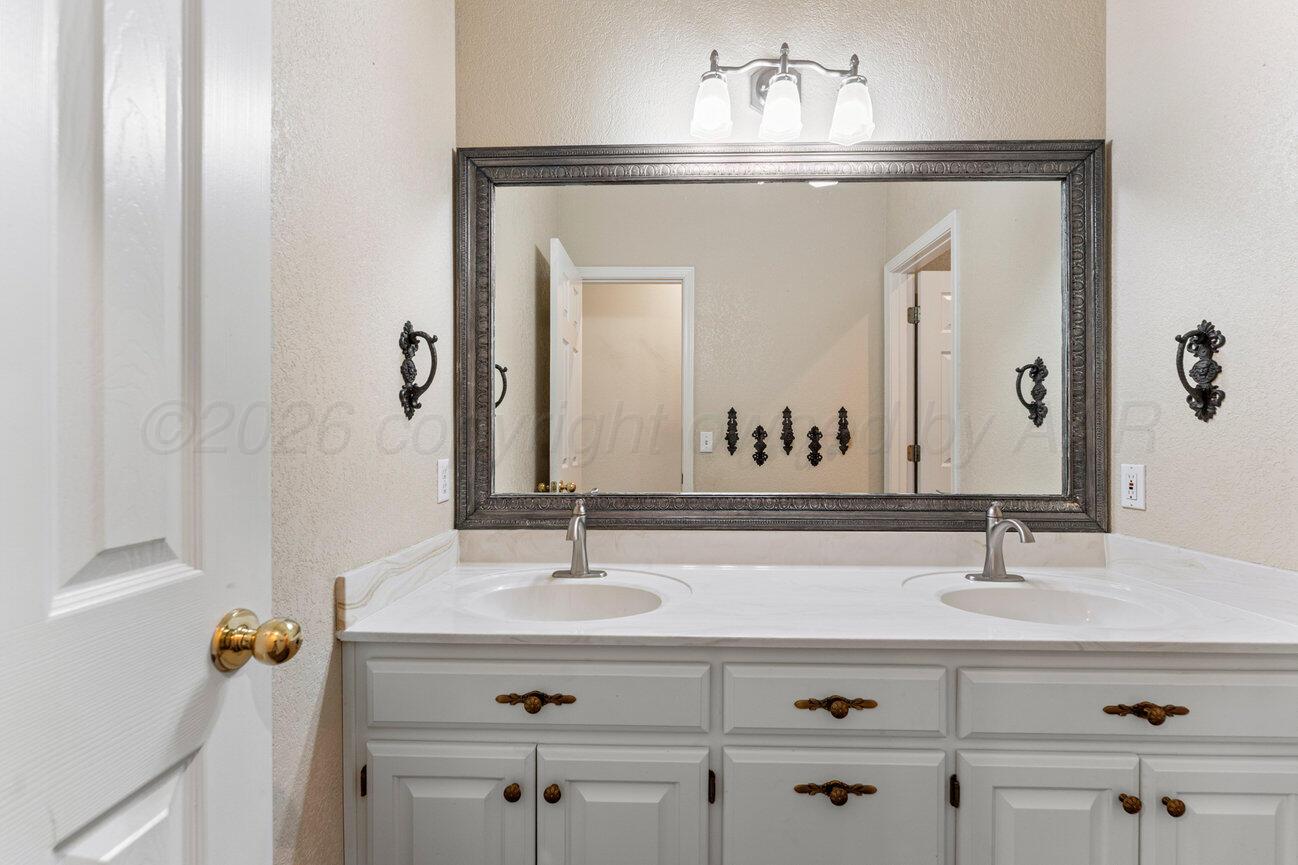 8103 Sheldon Road Amarillo, TX 79119 - Photo 43 of 52 Main Bath