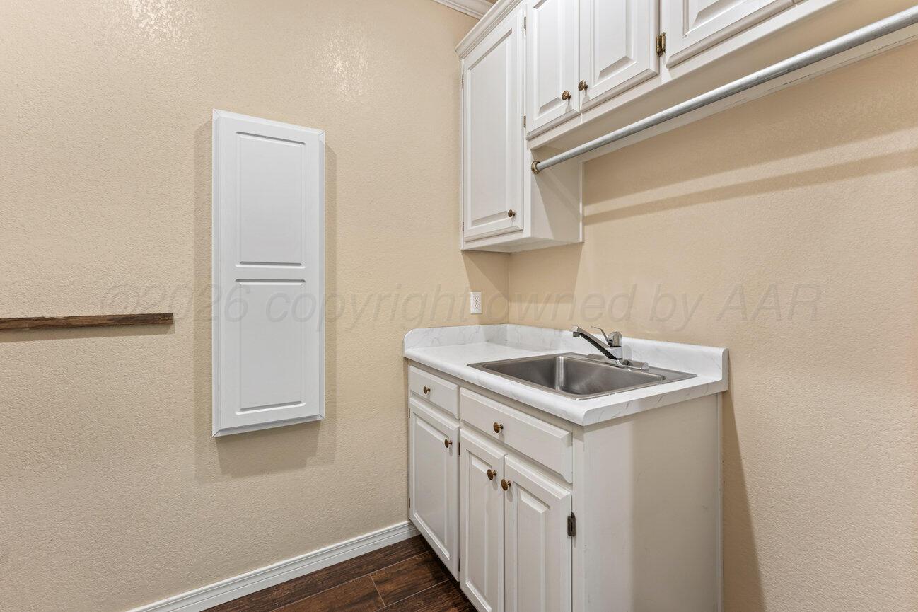 8103 Sheldon Road Amarillo, TX 79119 - Photo 46 of 52 Laundry