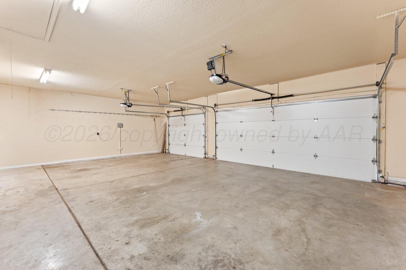 8103 Sheldon Road Amarillo, TX 79119 - Photo 48 of 52 Garage