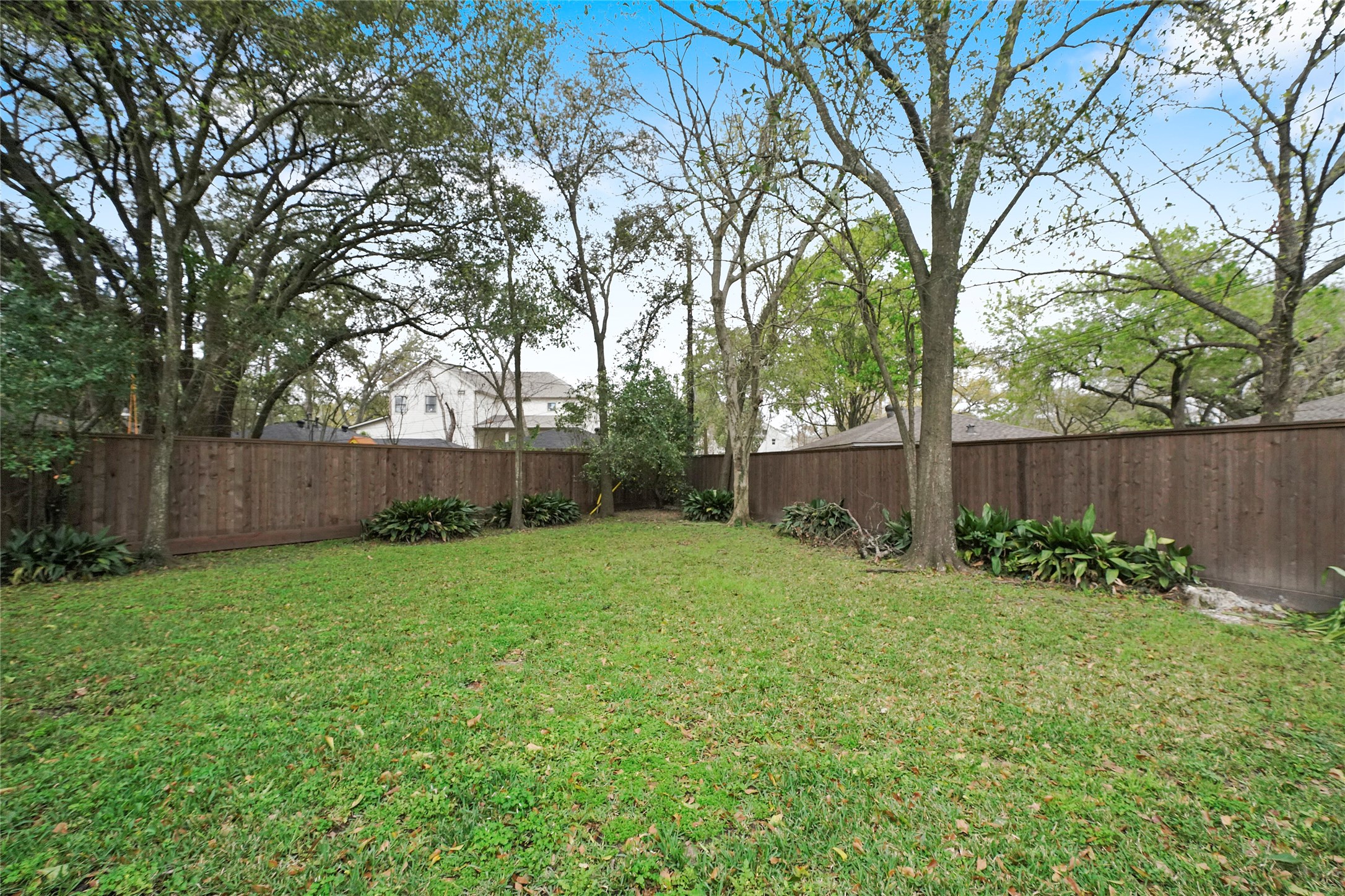 1229 Timbergrove Lane Houston, TX 77008 - Photo 27 of 30 a view of garden with wooden fence