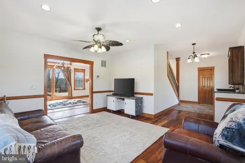 $949,900 | 9571 Foxville Road, Warrenton, VA 20186