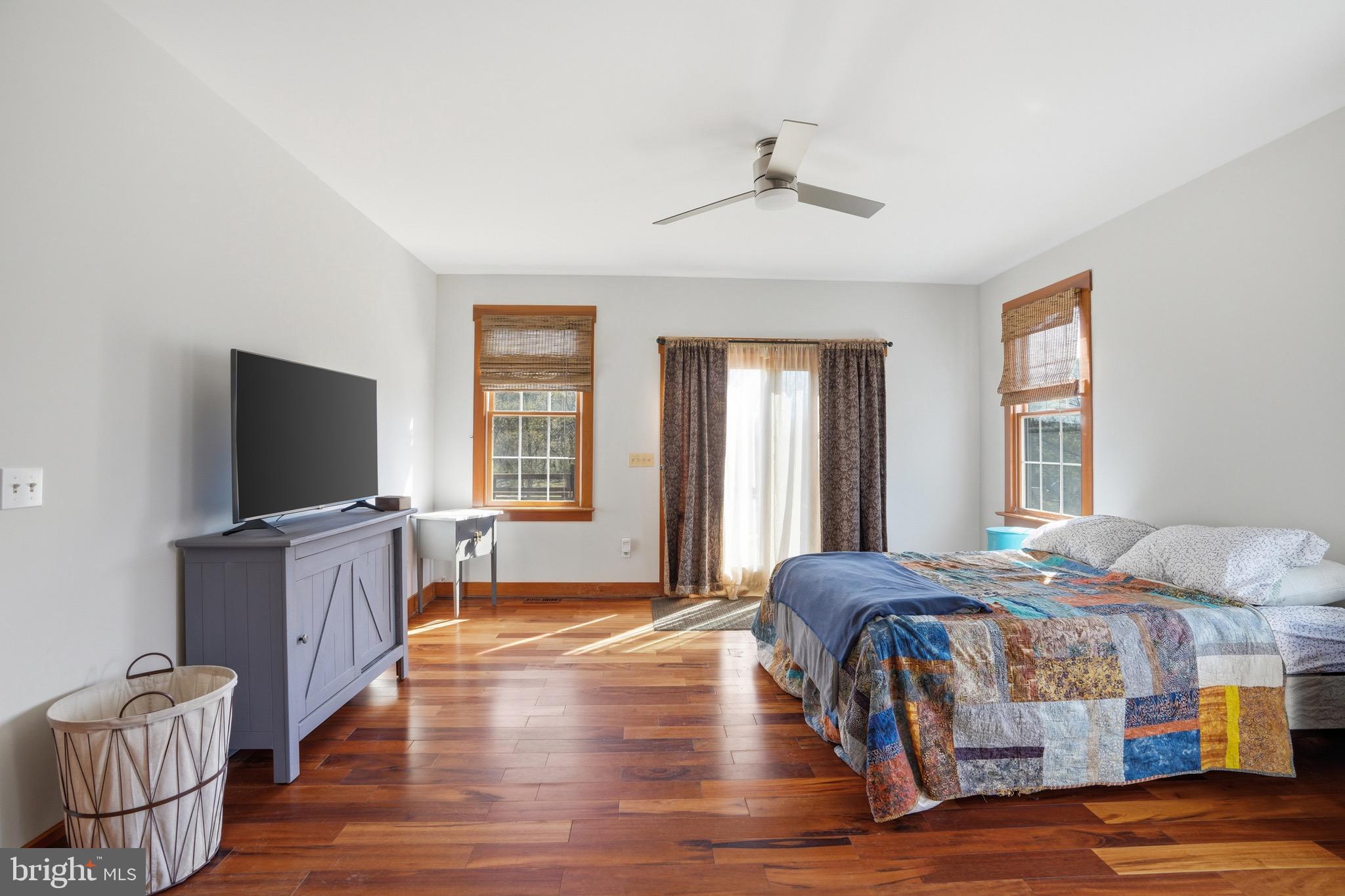 9571 Foxville Road Warrenton, VA 20186 - Photo 25 of 66 Primary Bed