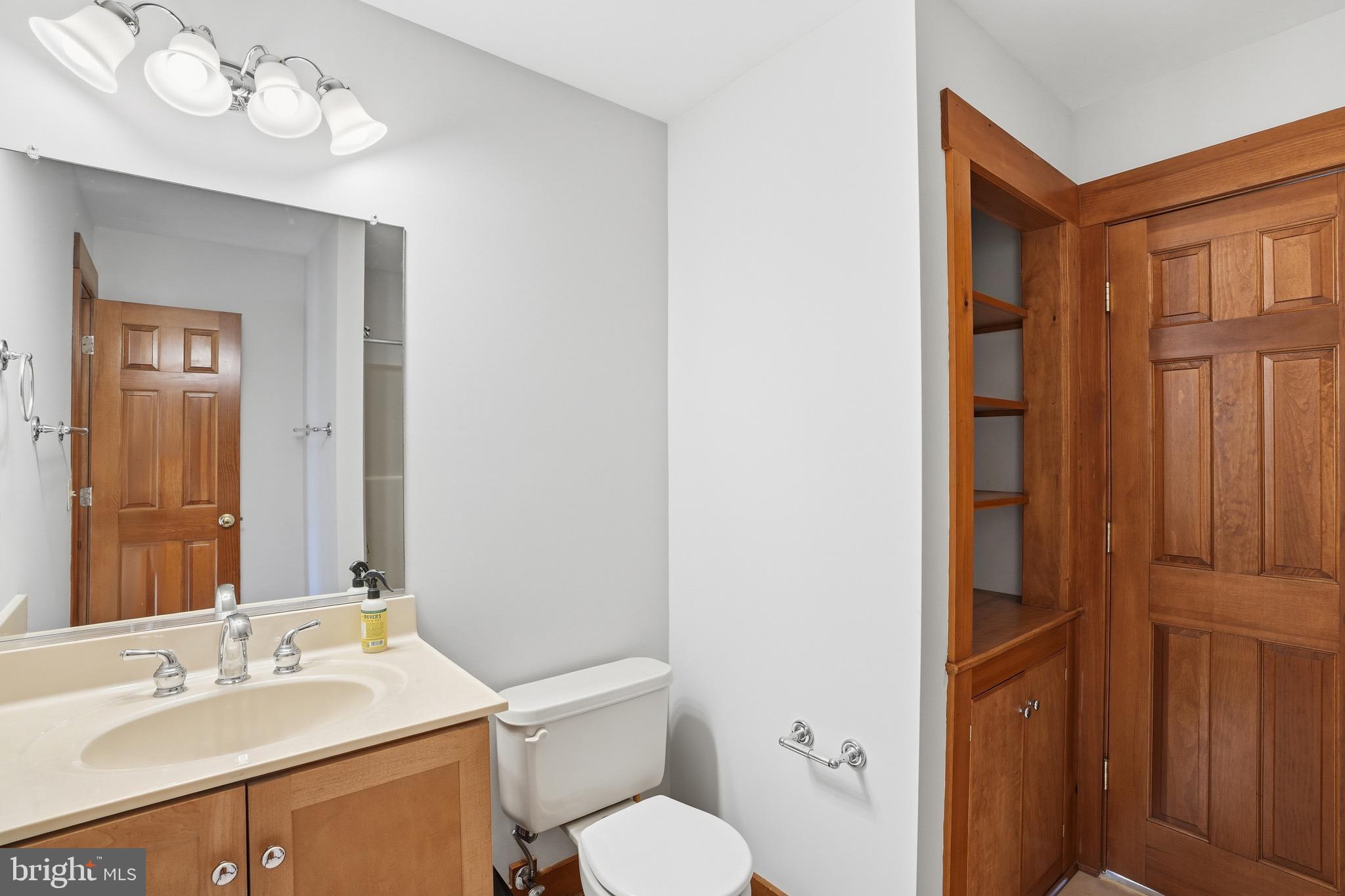 9571 Foxville Road Warrenton, VA 20186 - Photo 39 of 66 Full Bath Upper