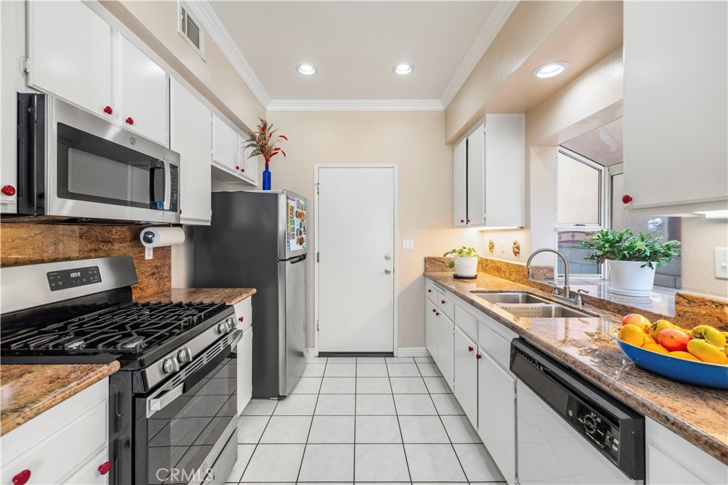 2157 Los Ranchitos Road Chino Hills, CA 91709 - Photo 11 of 48 Gallery Image 11