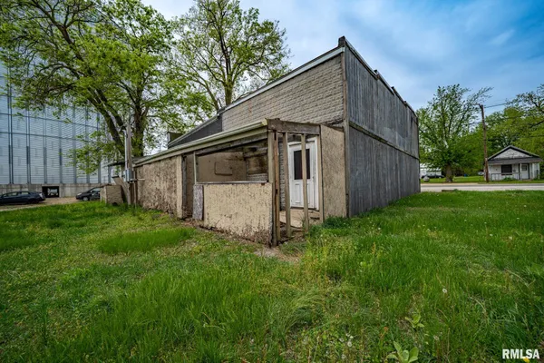 $44,900 | 100 South Main Street, Forest City, IL 61532