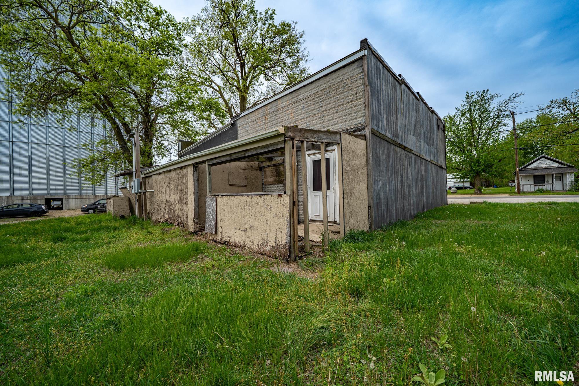 100 South Main Street Forest City, IL 61532 - Photo 13 of 27