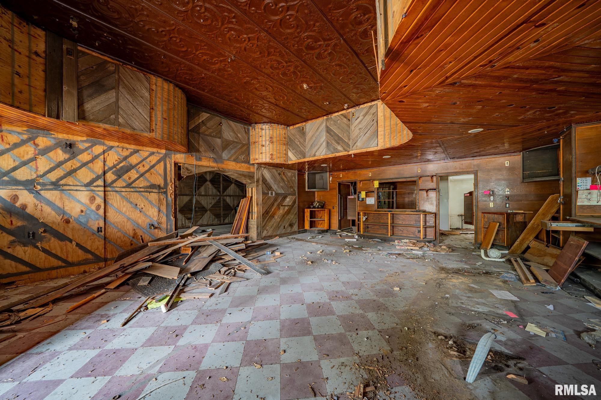 100 South Main Street Forest City, IL 61532 - Photo 16 of 27