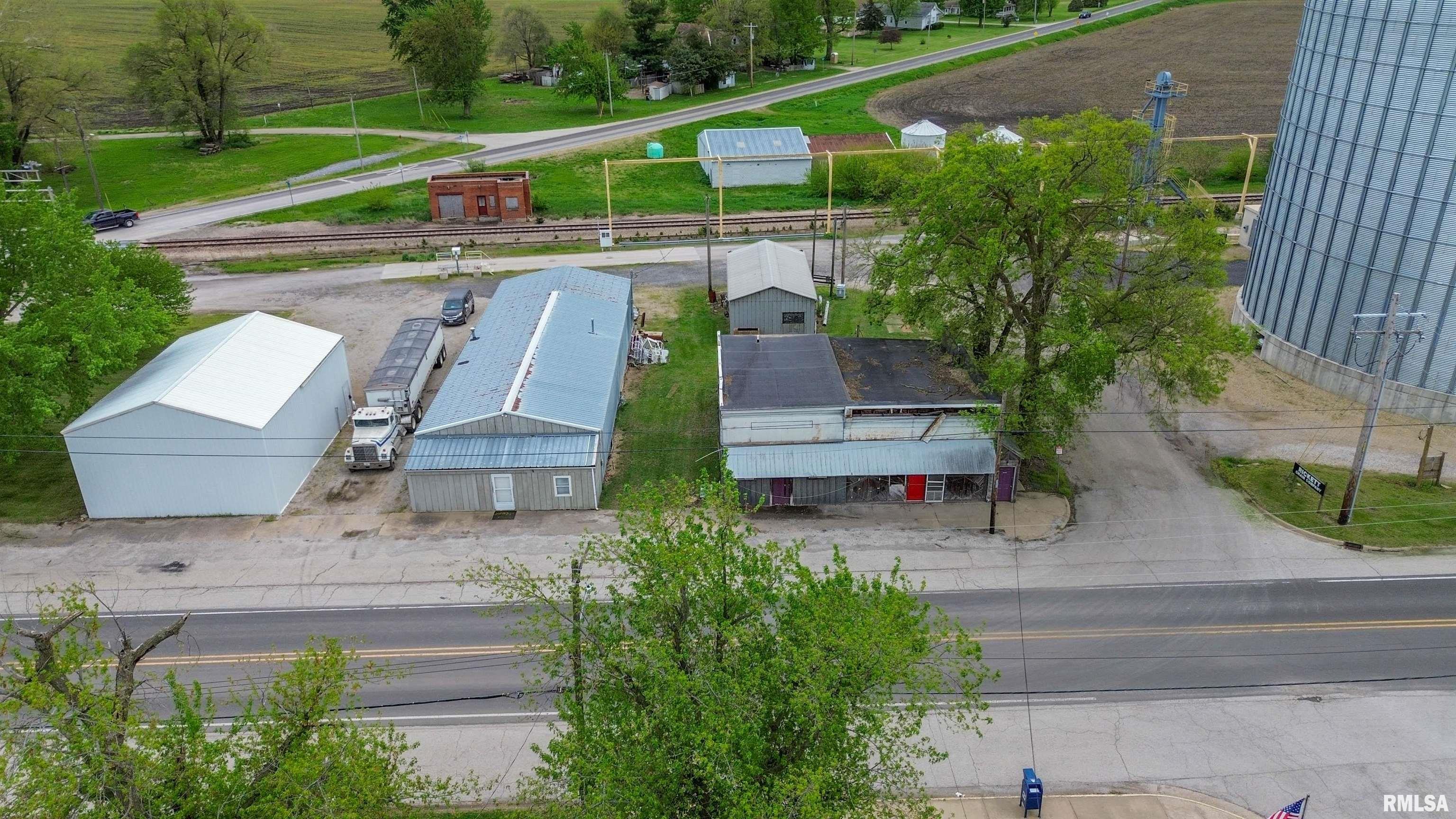 100 South Main Street Forest City, IL 61532 - Photo 20 of 27