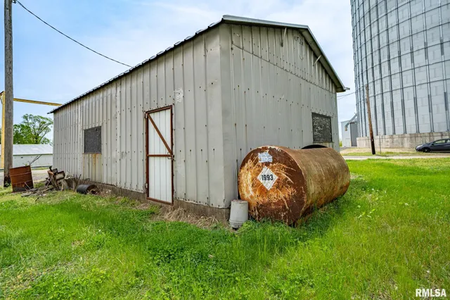 $44,900 | 100 South Main Street, Forest City, IL 61532