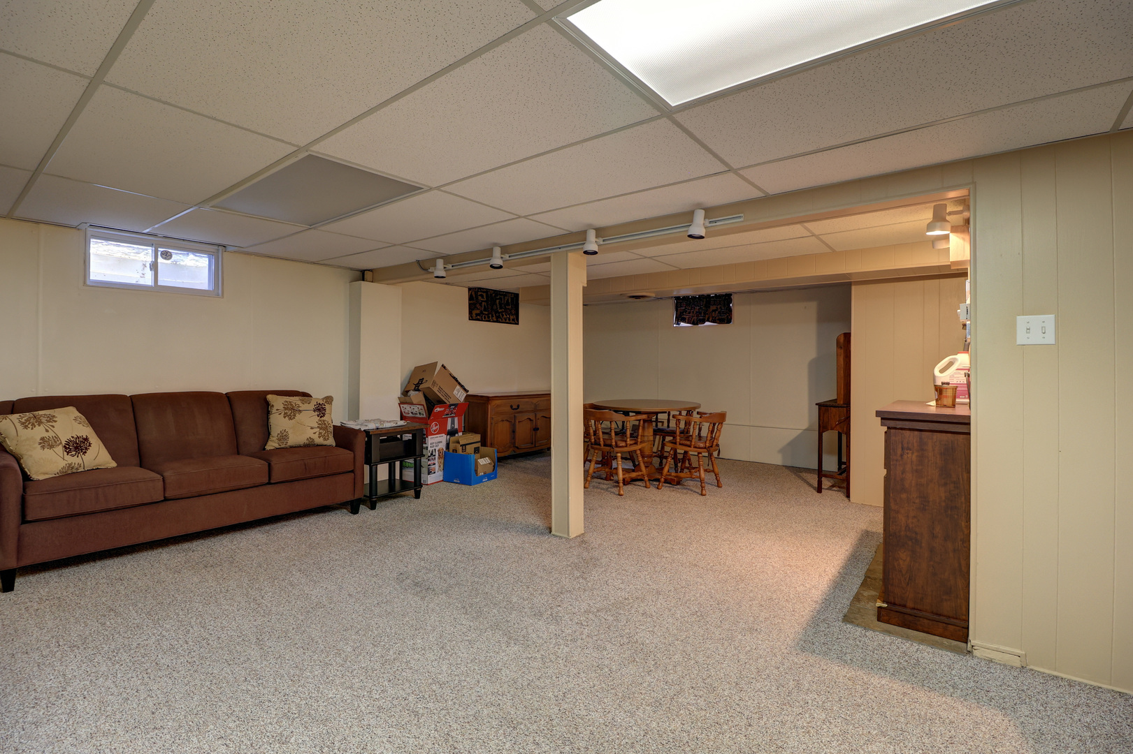 2927 Pershing Boulevard Clinton, IA 52732 - Photo 14 of 23