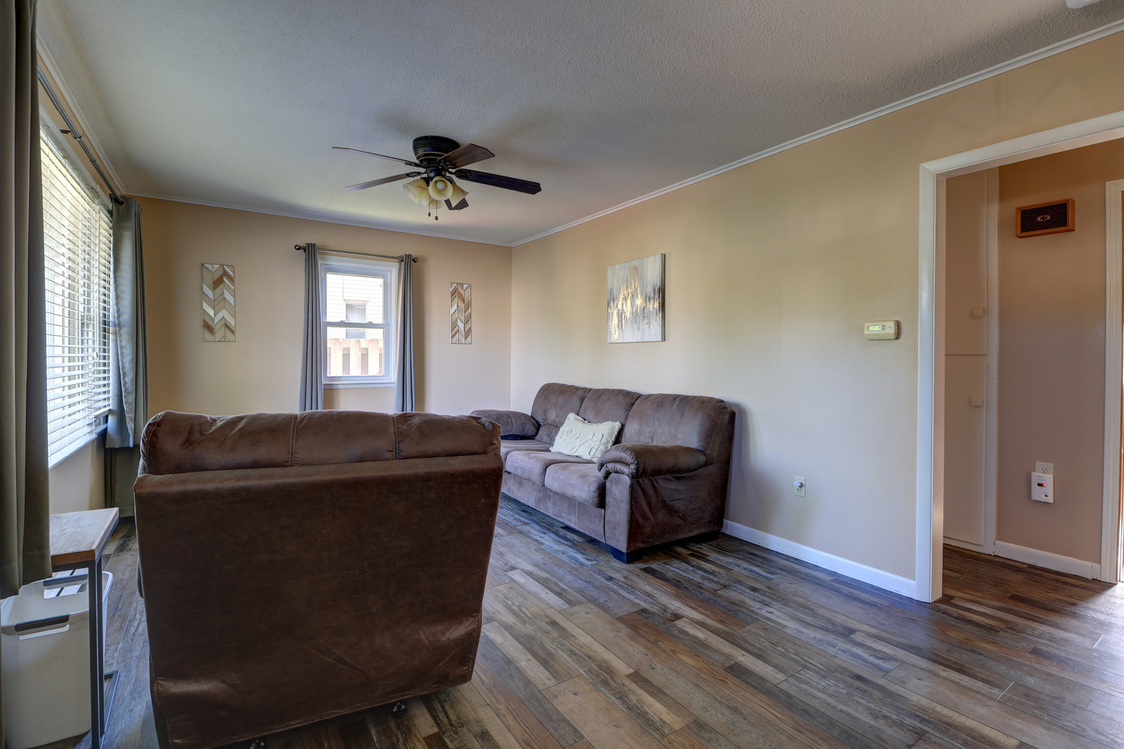 2927 Pershing Boulevard Clinton, IA 52732 - Photo 5 of 23