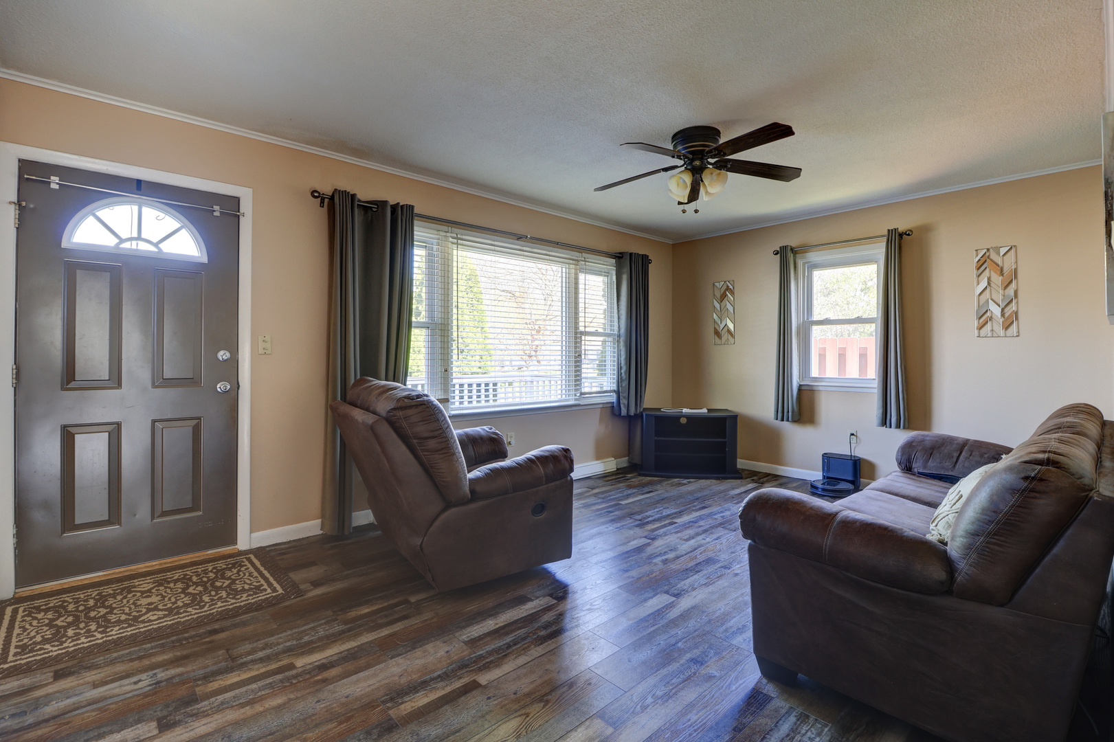 2927 Pershing Boulevard Clinton, IA 52732 - Photo 6 of 23