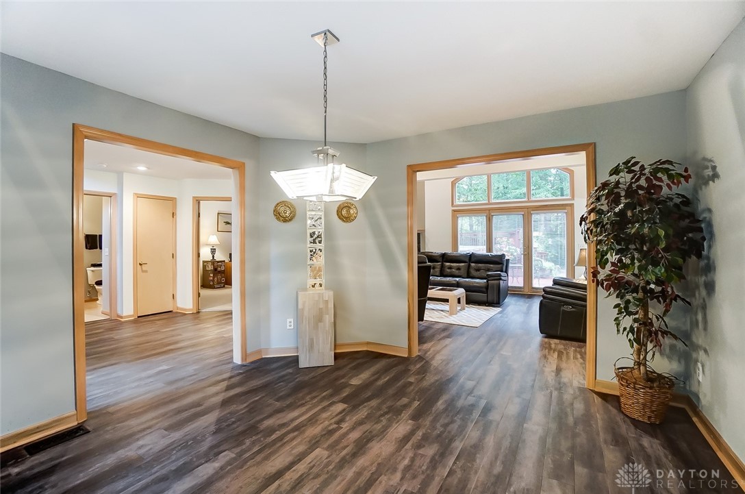 8585 Ridge Creek Court Springboro, OH 45066 - Photo 10 of 58 Gallery Image 10