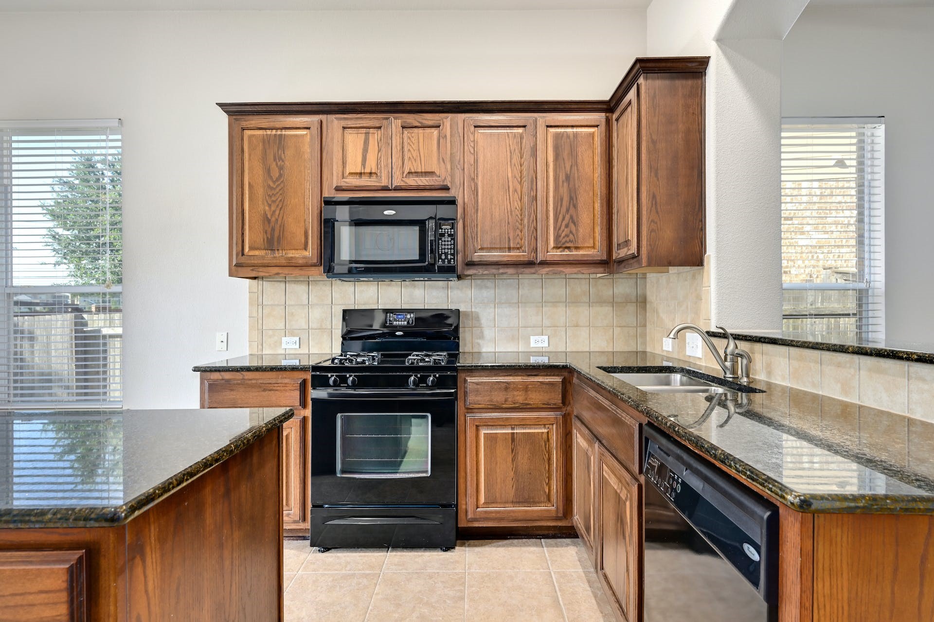1809 Hidden Springs Path Round Rock, TX 78665 - Photo 9 of 25