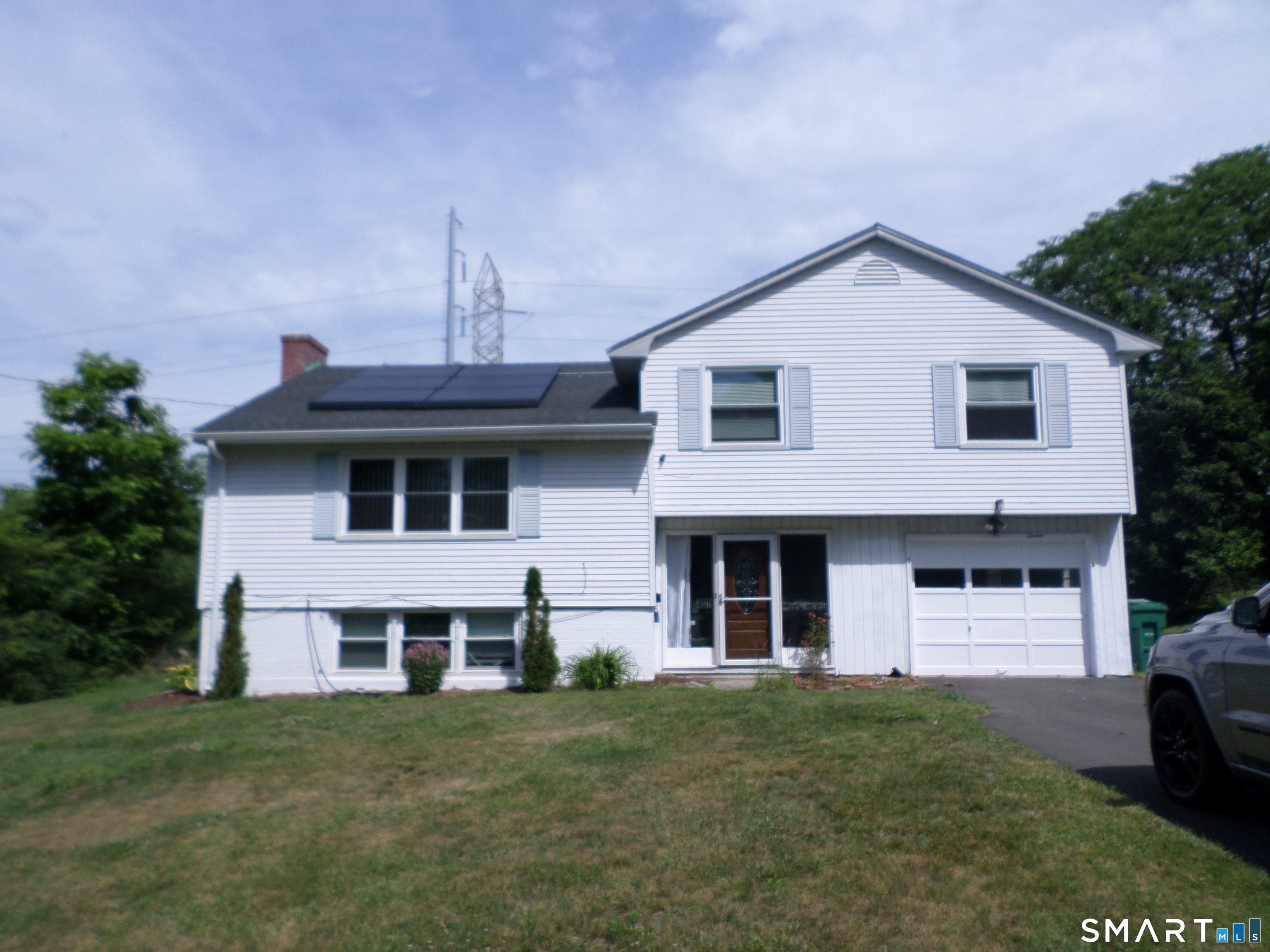 7 Craigmore Road Bloomfield, CT 06002 - Photo 2 of 20