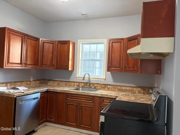 $365,000 | 17 Winthrop Avenue, Albany, NY 12203