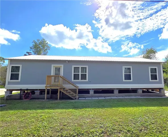 $1,800 | 115 Apricot Street, Unit A, Belle Chasse, LA 70037