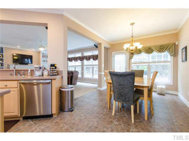 12204 Fieldmist Drive Raleigh, NC 27614 - Photo 9 of 23 Breakfast Area