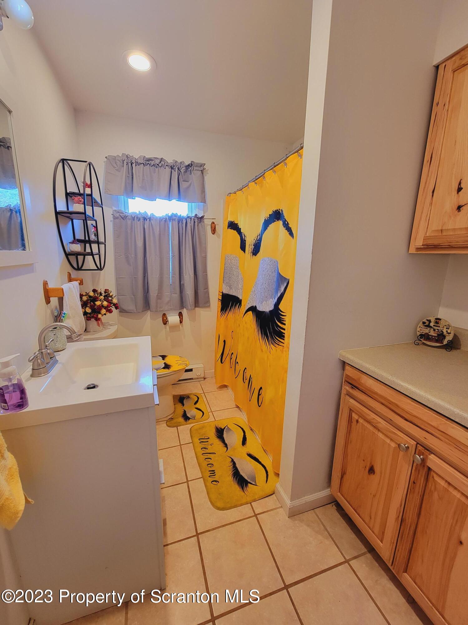 122 Montgomery Street Moosic, PA 18507 - Photo 10 of 17 Gallery Image 10