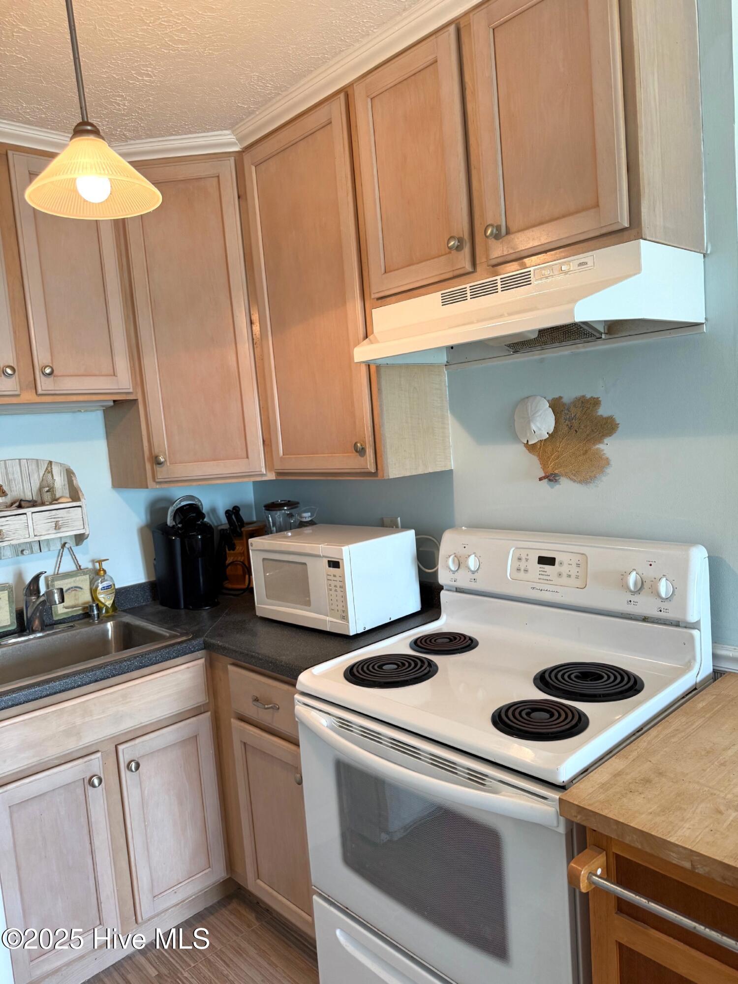 2210 New River Inlet Road, Unit 357 North Topsail Beach, NC 28460 - Photo 13 of 25 Kitchen2