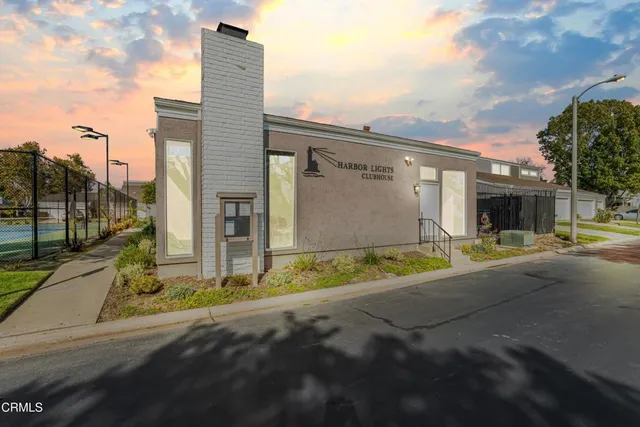 $585,000 | 416 Harbor Lights Lane, Port Hueneme, CA 93041