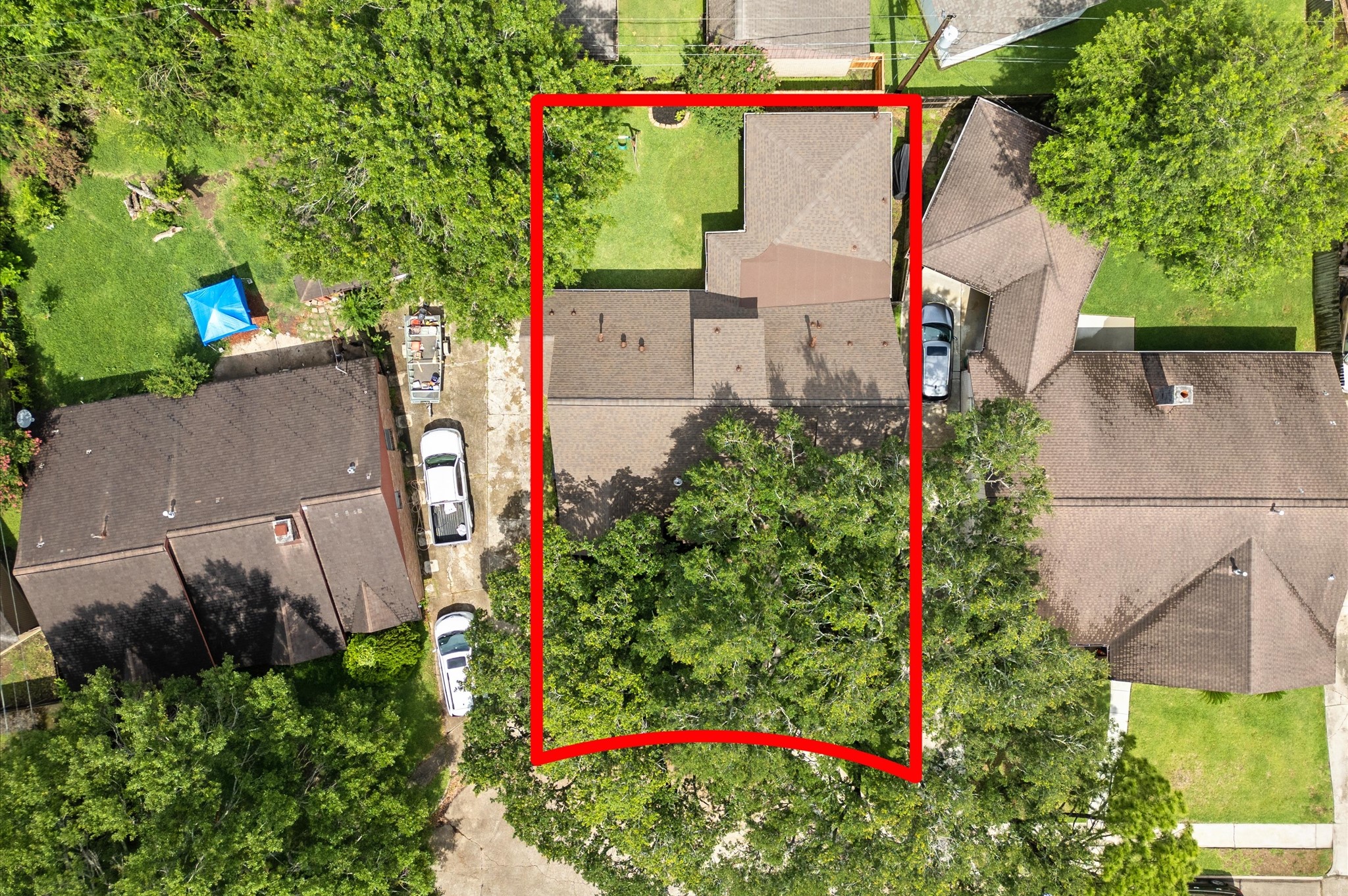 9407 Brooding Oak Circle Houston, TX 77096 - Photo 38 of 43 This aerial photo shows the new roof(2025).