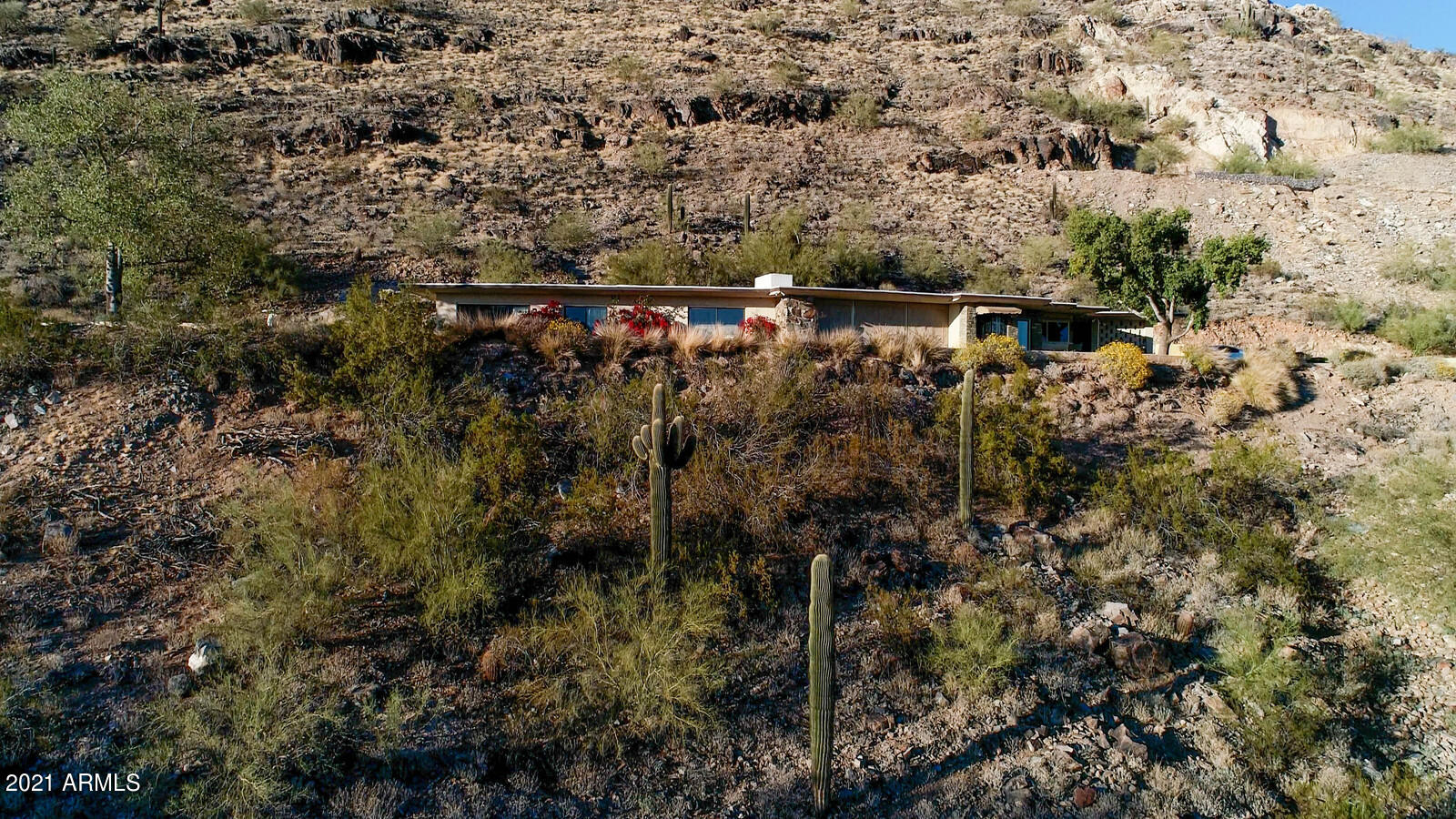 7040 North Invergordon Road Paradise Valley, AZ 85253 - Photo 7 of 31 07