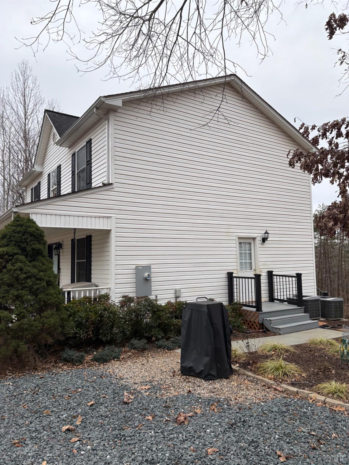 324 Ruth Drive Madison Heights, VA 24572 - Photo 2 of 31