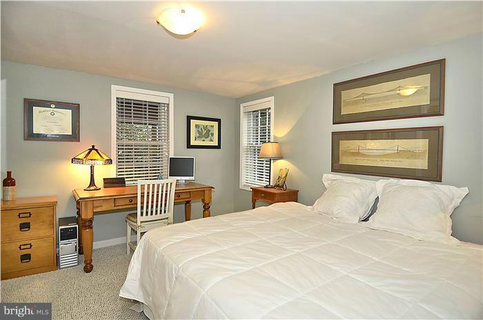 1632 Stowe Road Reston, VA 20194 - Photo 22 of 30 Bedroom