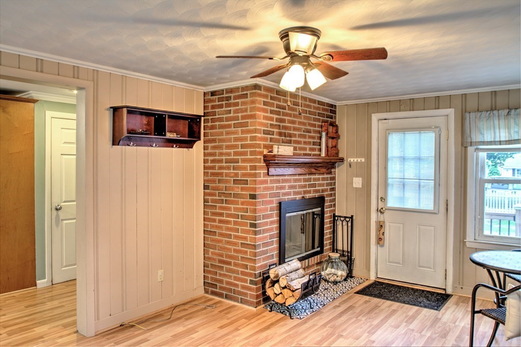82 Dalton Road Chelmsford, MA 01824 - Photo 4 of 40 Gallery Image 4
