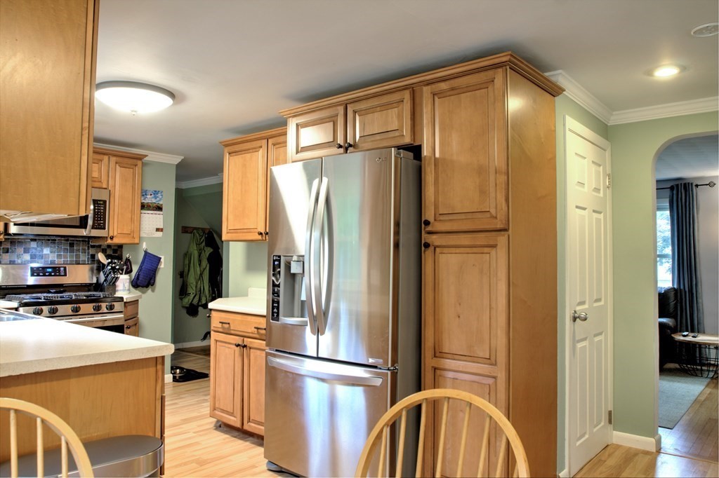 82 Dalton Road Chelmsford, MA 01824 - Photo 10 of 40 Gallery Image 10
