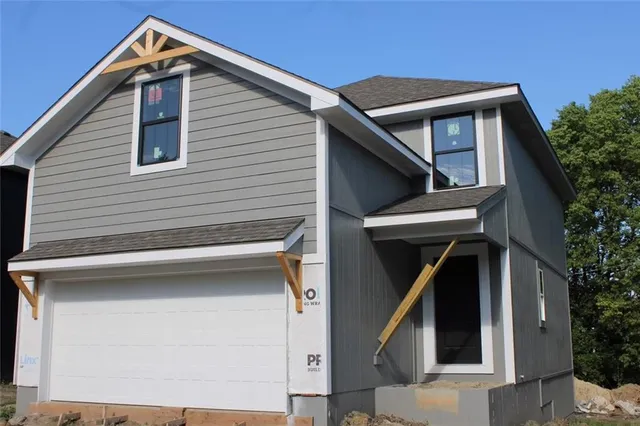 $392,000 | 11222 North Oak Trafficway, Kansas City, MO 64155