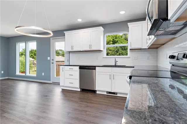 $392,000 | 11222 North Oak Trafficway, Kansas City, MO 64155