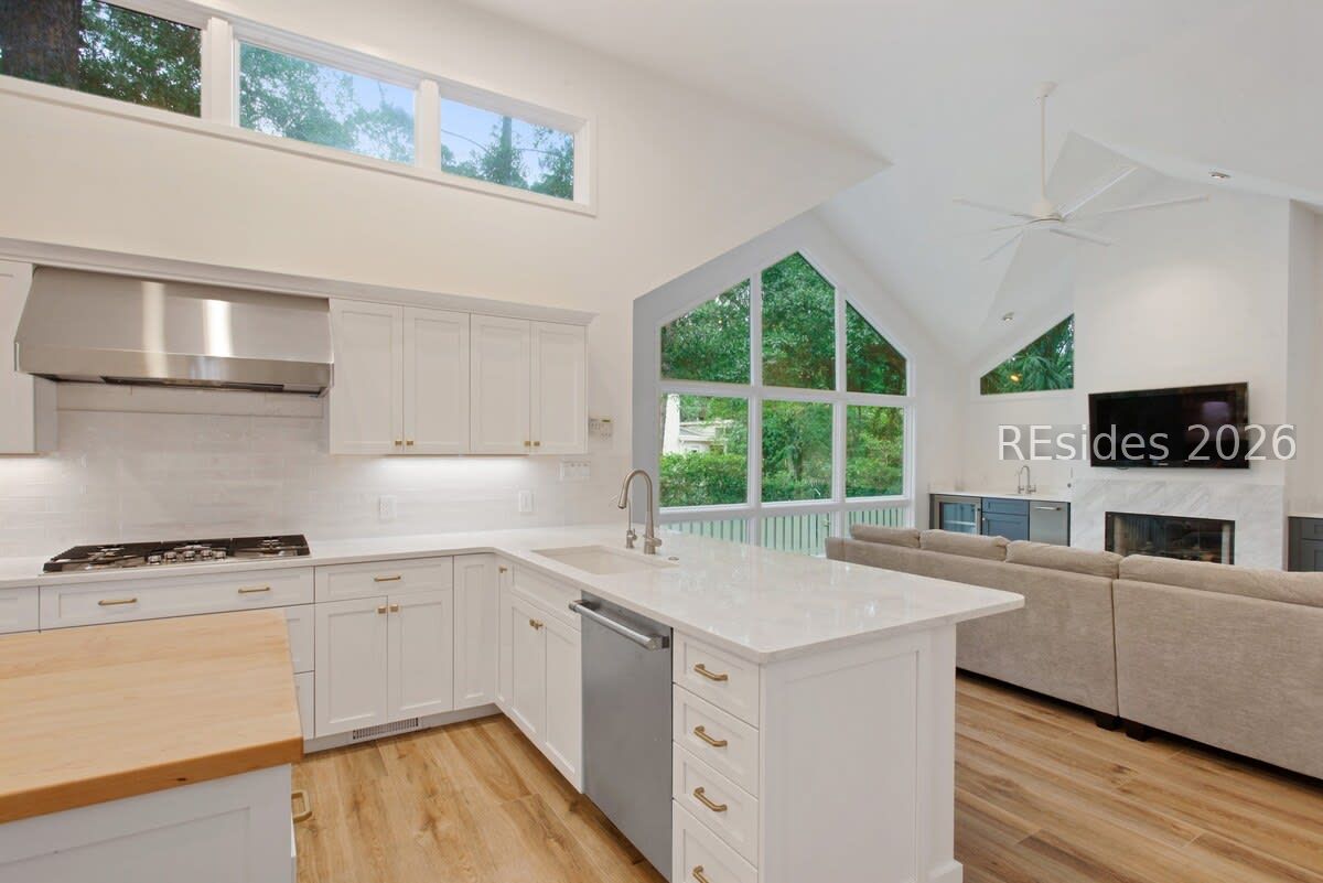 5 Bald Eagle Road Hilton Head Island, SC 29928 - Photo 10 of 34 Kitchen opens into spacious family rm