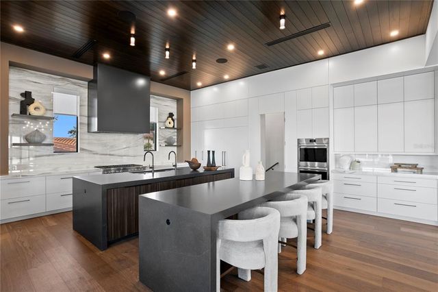 $9,800,000 | 1075 31st Terrace Northeast, St. Petersburg, FL 33704