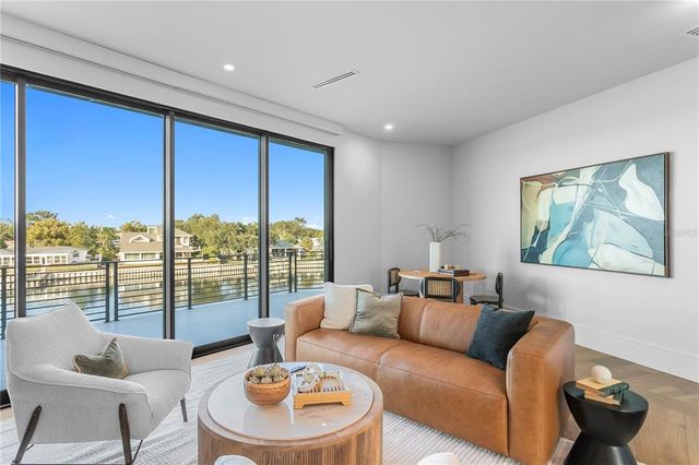 $9,800,000 | 1075 31st Terrace Northeast, St. Petersburg, FL 33704