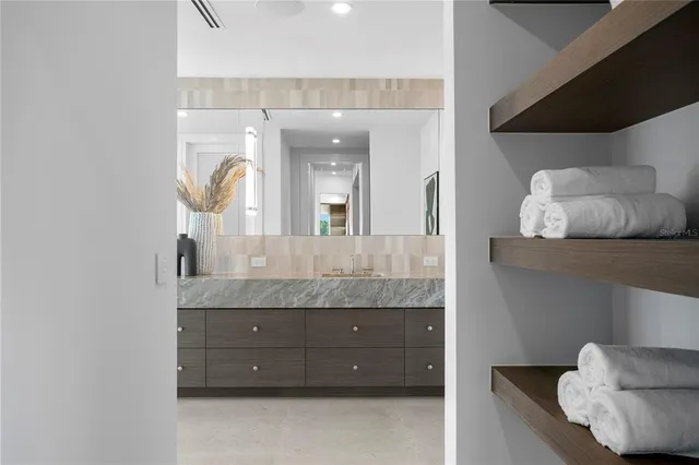 $9,800,000 | 1075 31st Terrace Northeast, St. Petersburg, FL 33704