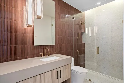 $9,800,000 | 1075 31st Terrace Northeast, St. Petersburg, FL 33704