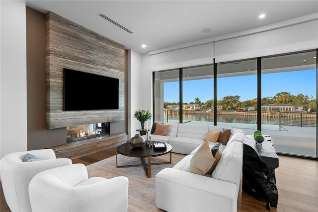 $9,800,000 | 1075 31st Terrace Northeast, St. Petersburg, FL 33704