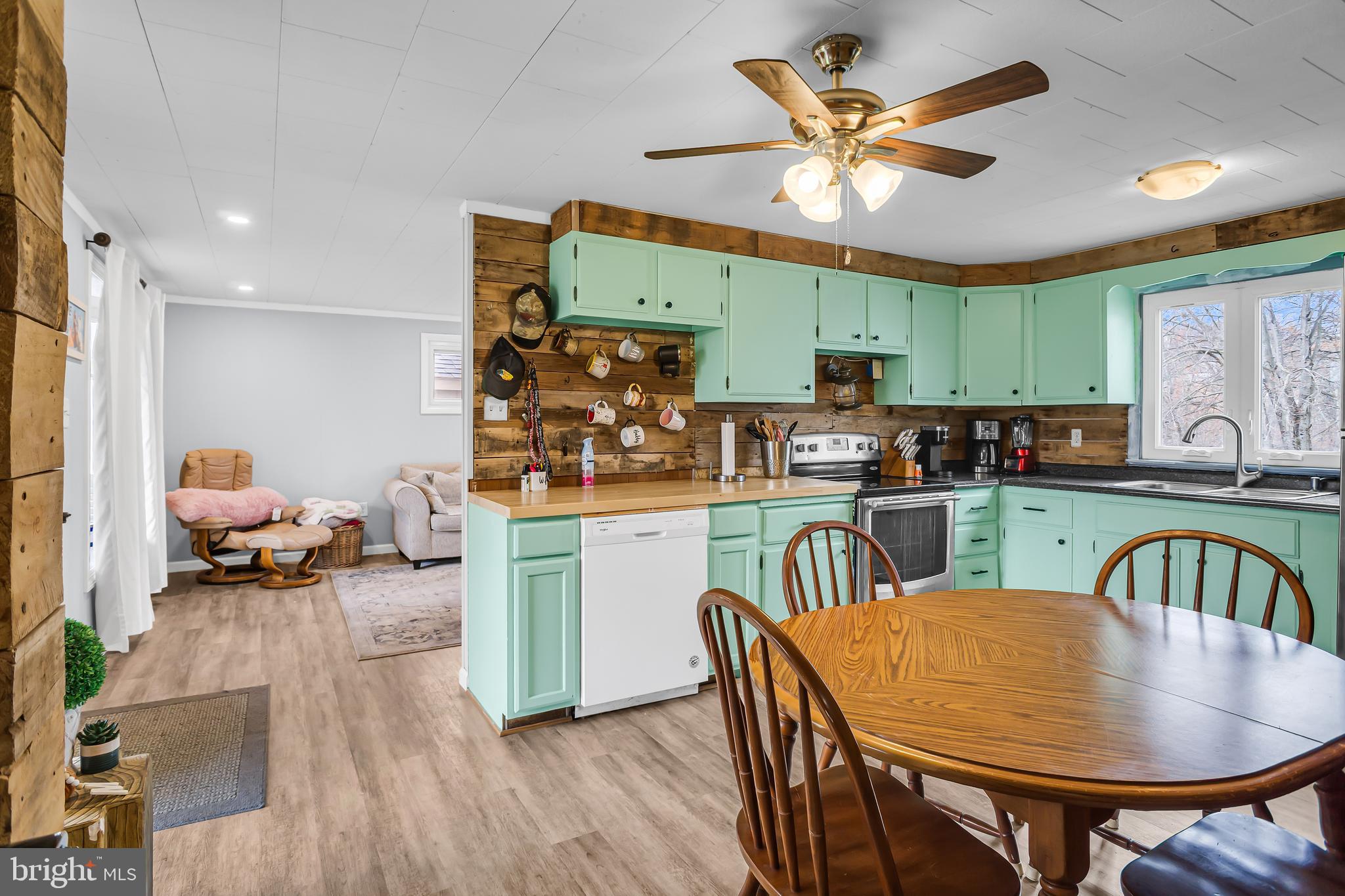 355 Reinholds Road Denver, PA 17517 - Photo 12 of 31 Kitchen