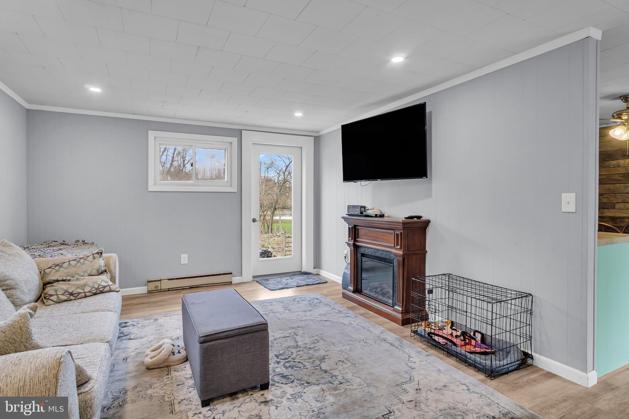 355 Reinholds Road Denver, PA 17517 - Photo 7 of 31 Living room