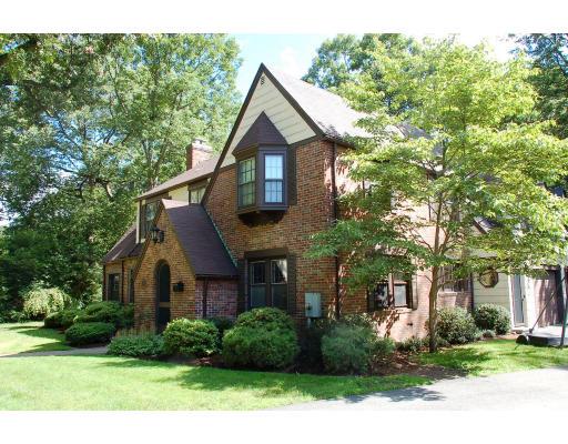 61 Dover Road Longmeadow, MA 01106 - Photo 5 of 30 Gallery Image 5