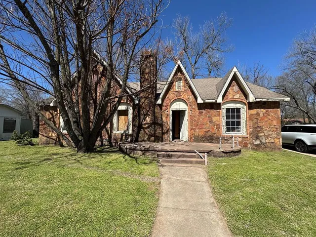 $79,000 | 401 Pine Bluff Street, Paris, TX 75460