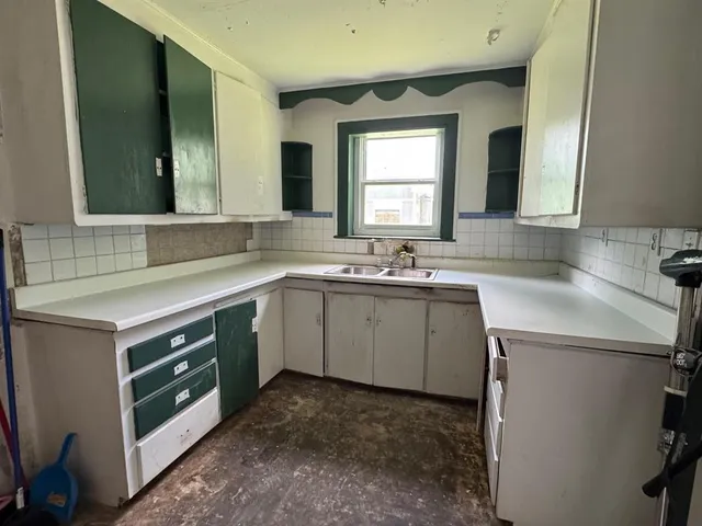 $79,000 | 401 Pine Bluff Street, Paris, TX 75460