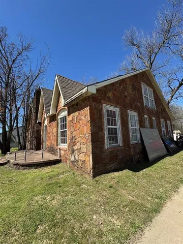 $79,000 | 401 Pine Bluff Street, Paris, TX 75460