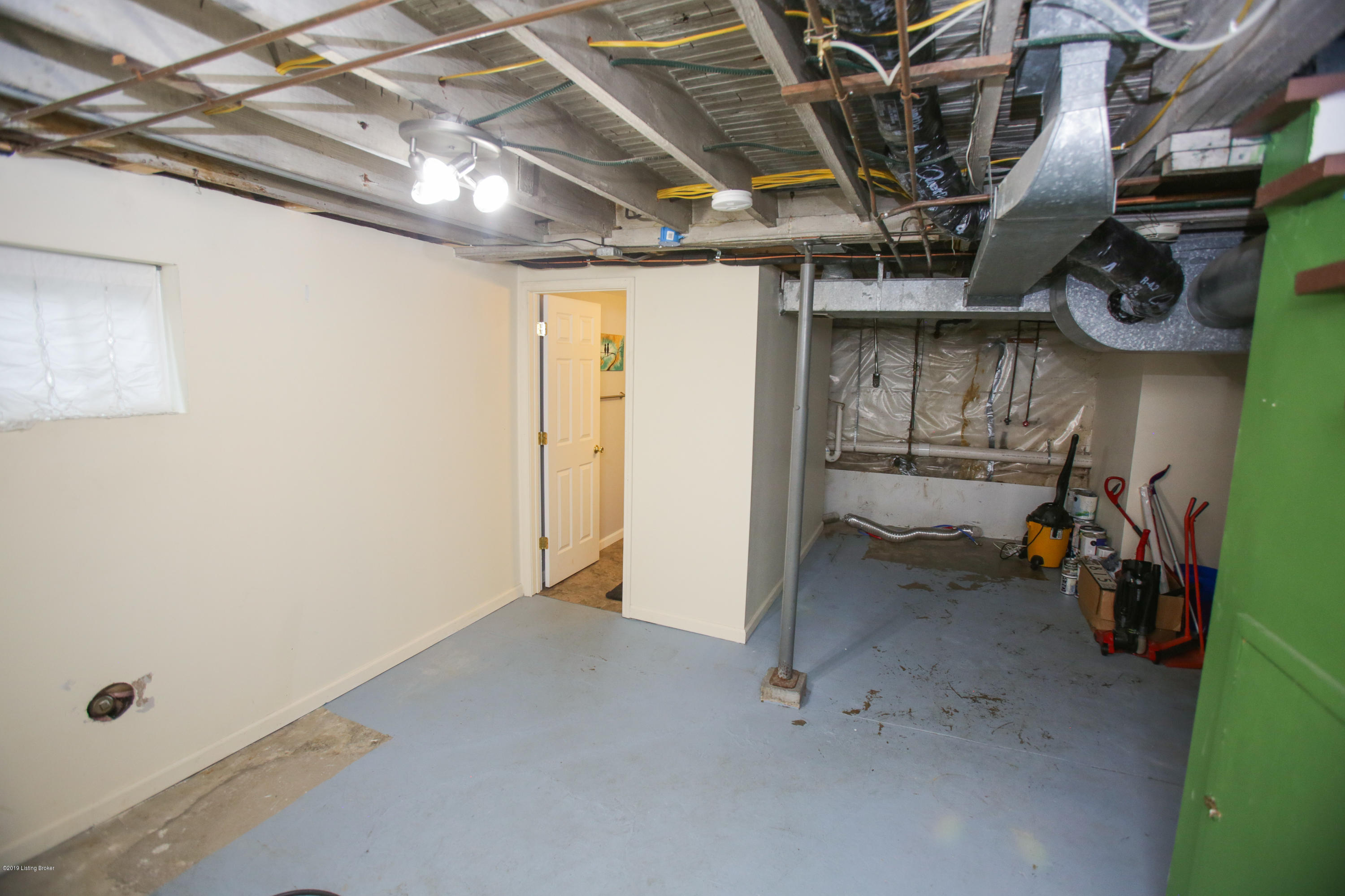 815 Reading Road Louisville, KY 40217 - Photo 16 of 21 Lower level