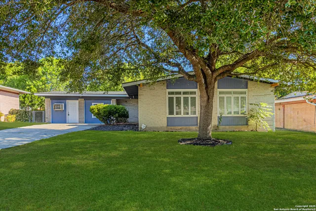 $234,999 | 119 Rolling Green Drive, San Antonio, TX 78228