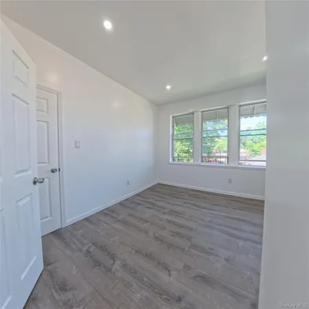 $3,200 | 858 East 230th Street | Wakefield